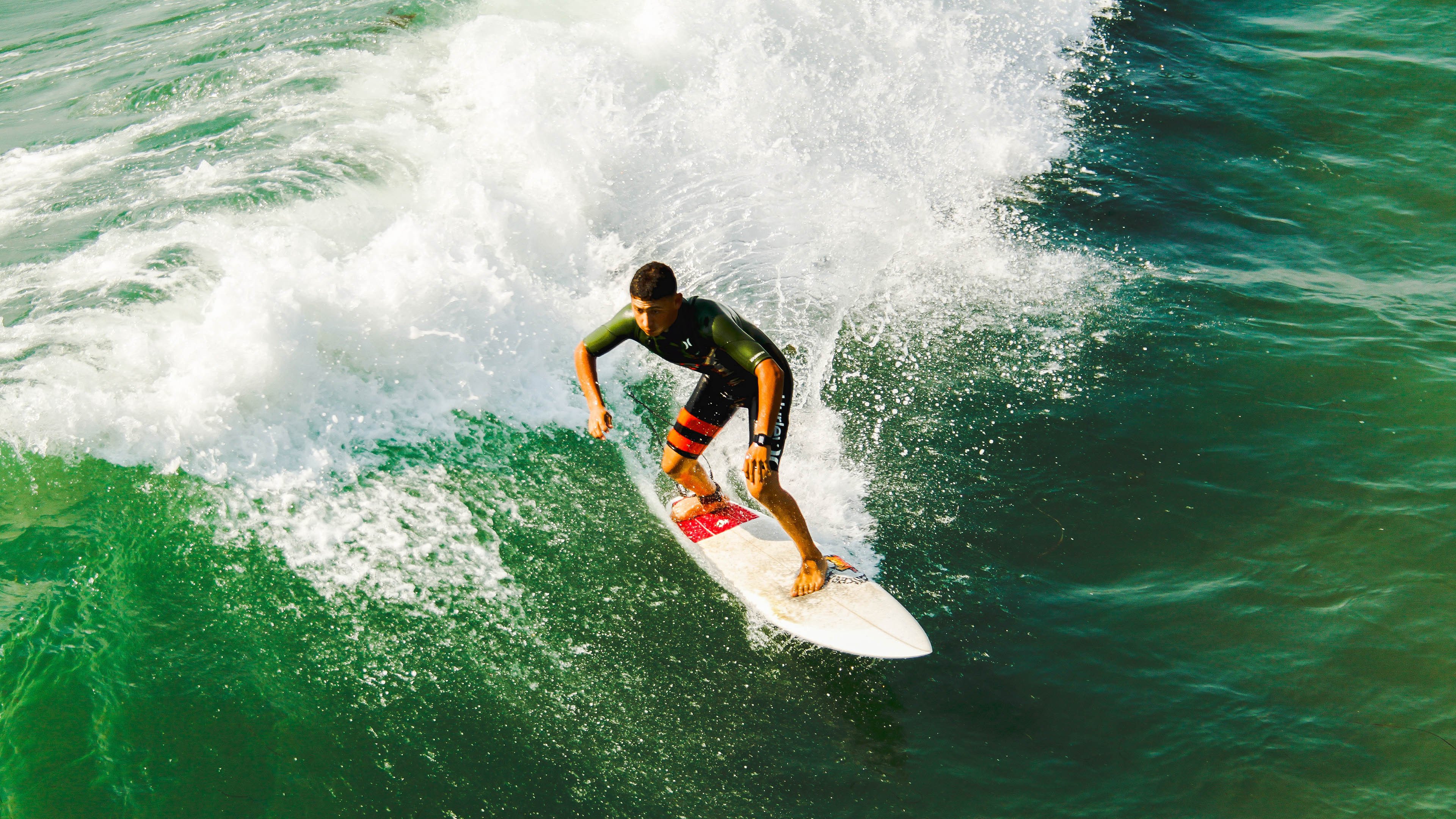 九游官网-弗朗索瓦·霍尔茨豪伊泽：突破防线无所畏，展现南非队的多样进攻方式